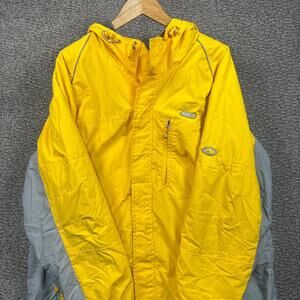 Yellow and grey vintage ski